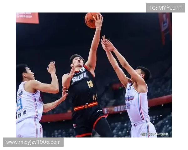 姚明带领男篮集训全新阵容展现拼搏精神备战国际赛事